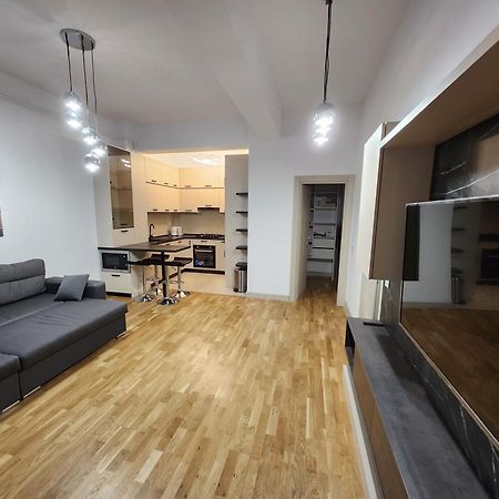 Near Airport 2 Rooms Apartments In Himson Iasi Exterior foto