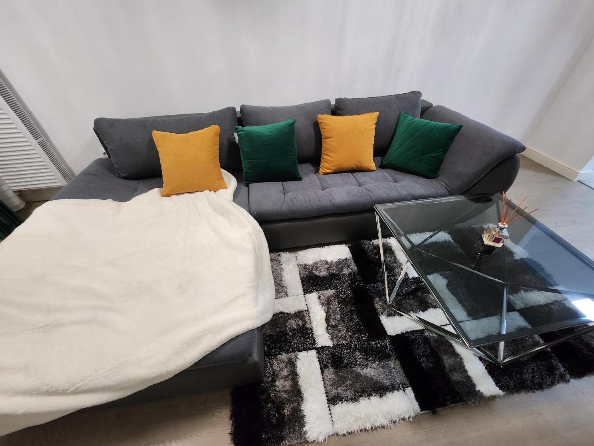 Near Airport 2 Rooms Apartments In Himson Iasi Exterior foto