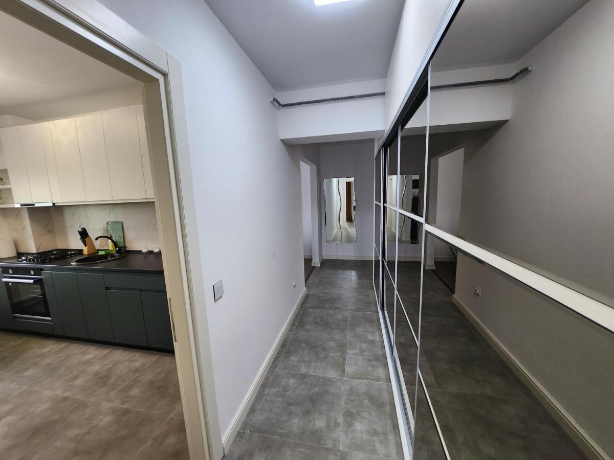 Near Airport 2 Rooms Apartments In Himson Iasi Exterior foto
