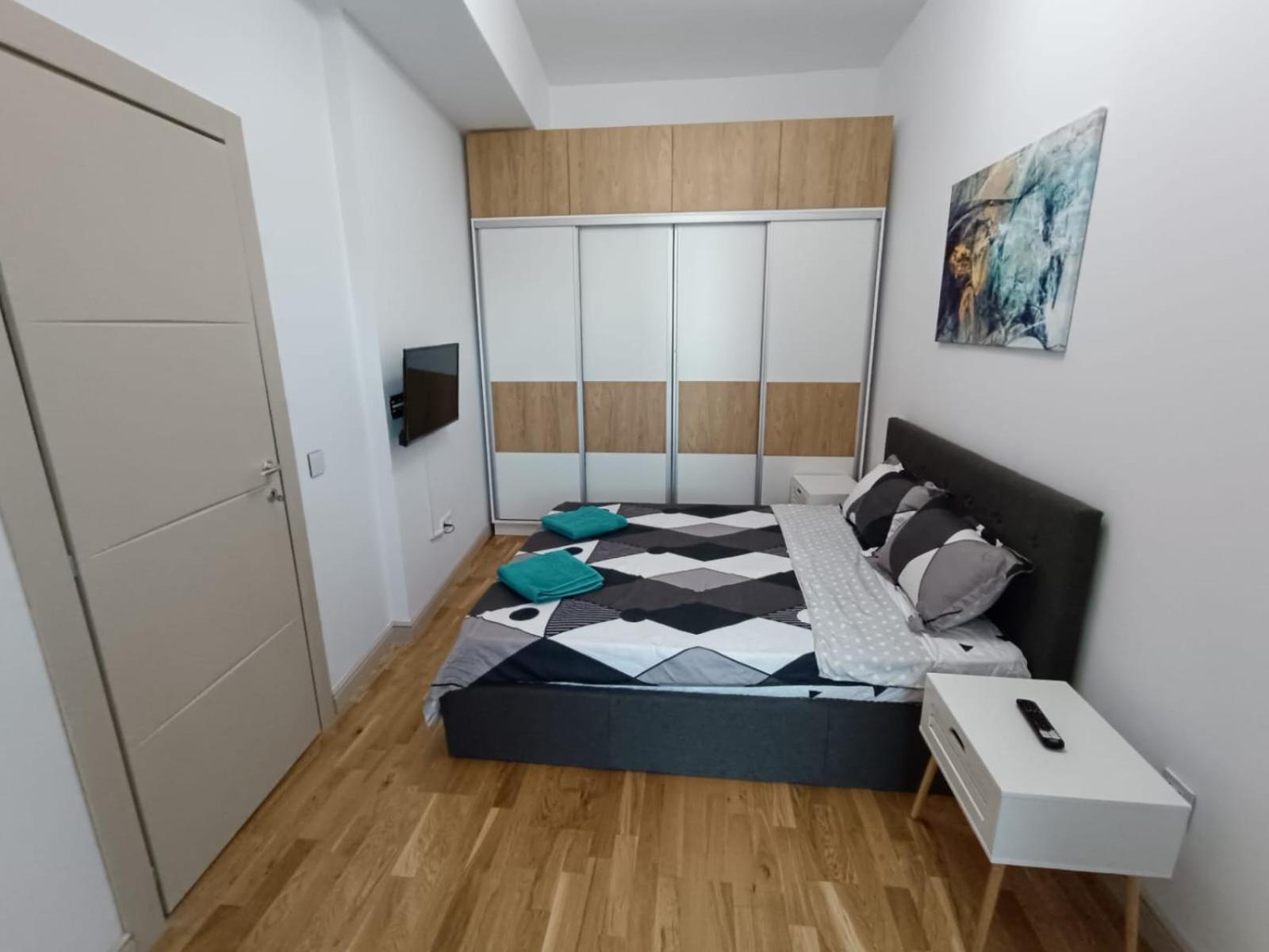 Near Airport 2 Rooms Apartments In Himson Iasi Exterior foto