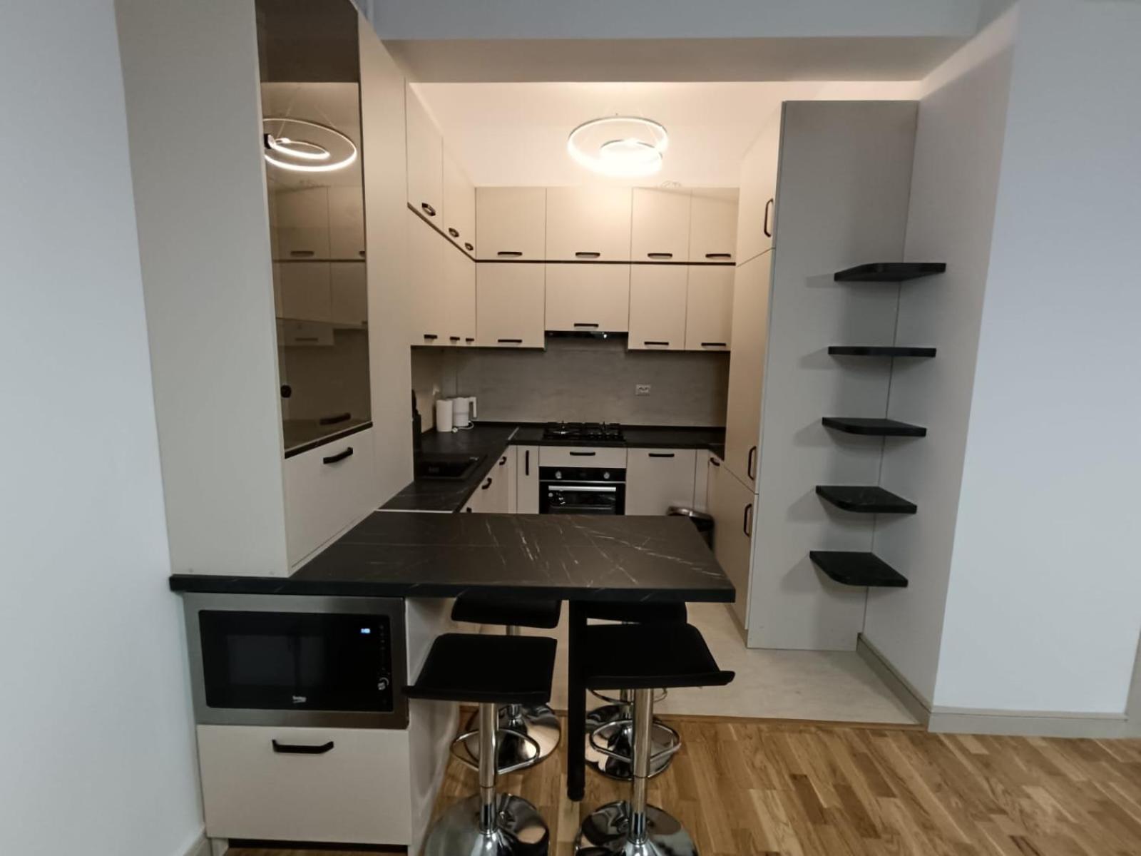Near Airport 2 Rooms Apartments In Himson Iasi Exterior foto